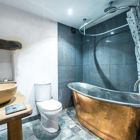 St Davids Hideaway With Roll-Top Bath & Log Burner エクステリア 写真