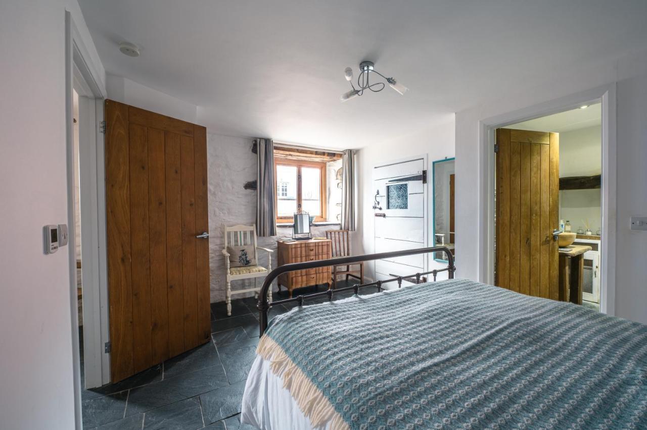St Davids Hideaway With Roll-Top Bath & Log Burner エクステリア 写真