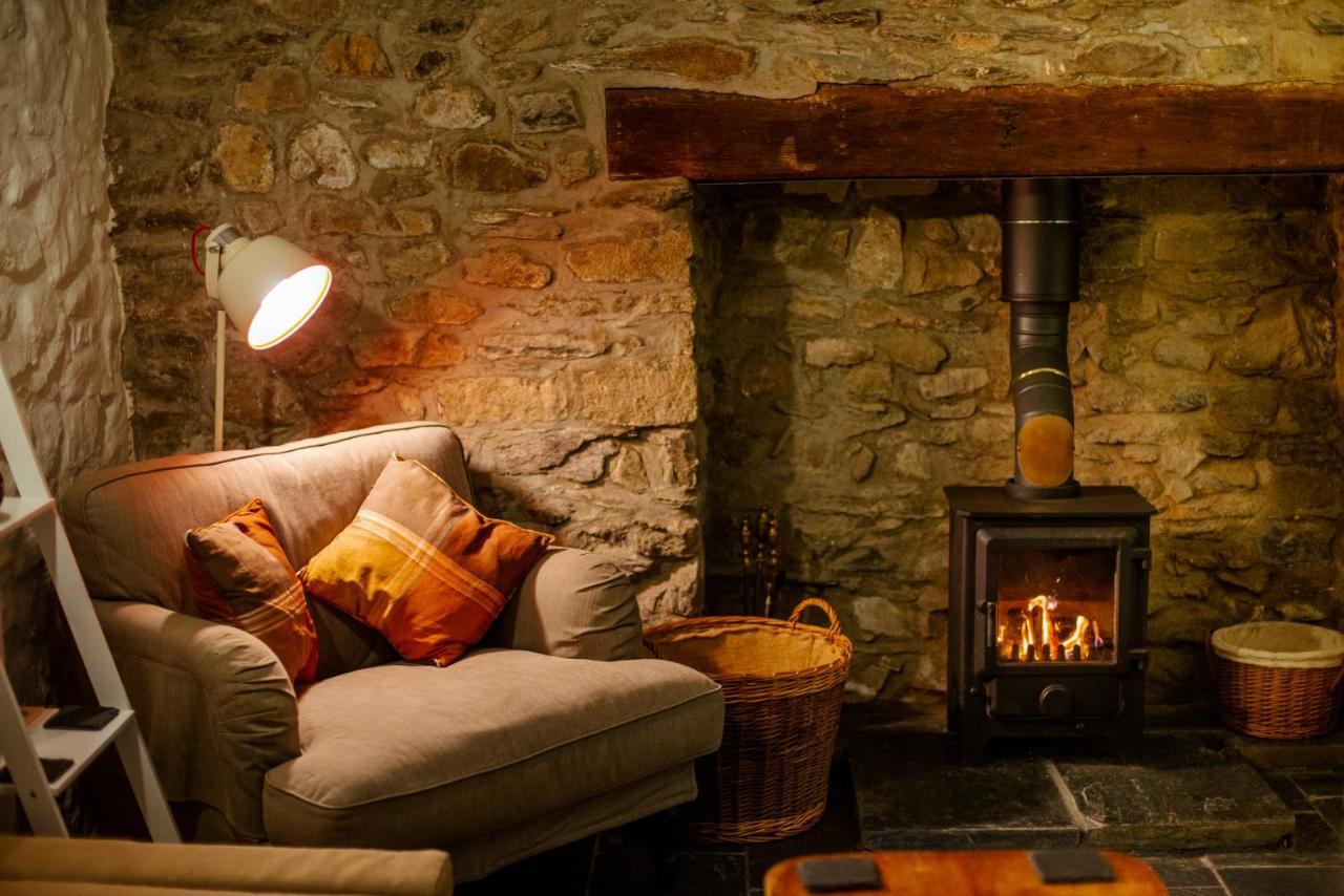 St Davids Hideaway With Roll-Top Bath & Log Burner エクステリア 写真