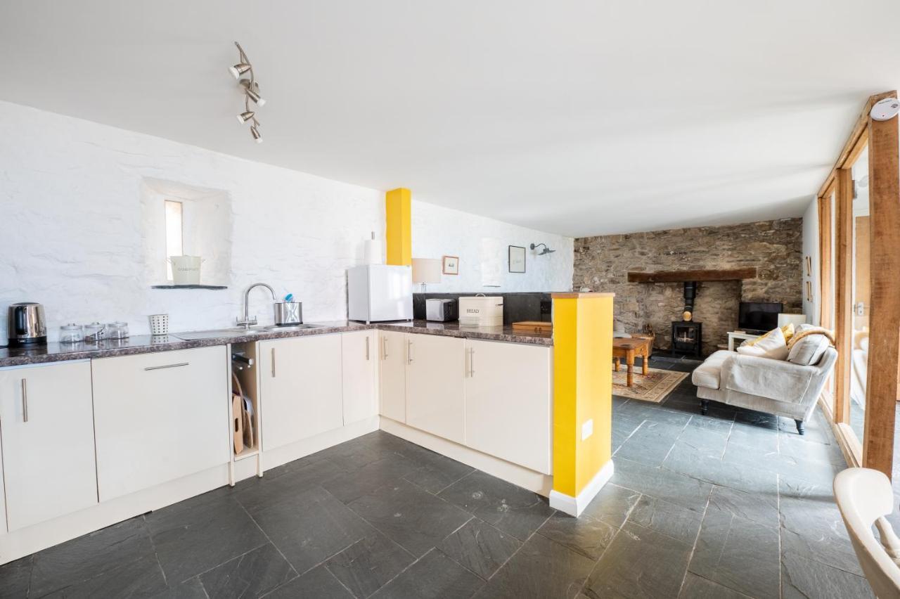 St Davids Hideaway With Roll-Top Bath & Log Burner エクステリア 写真