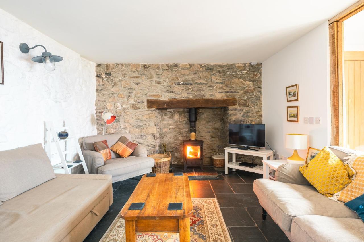 St Davids Hideaway With Roll-Top Bath & Log Burner エクステリア 写真