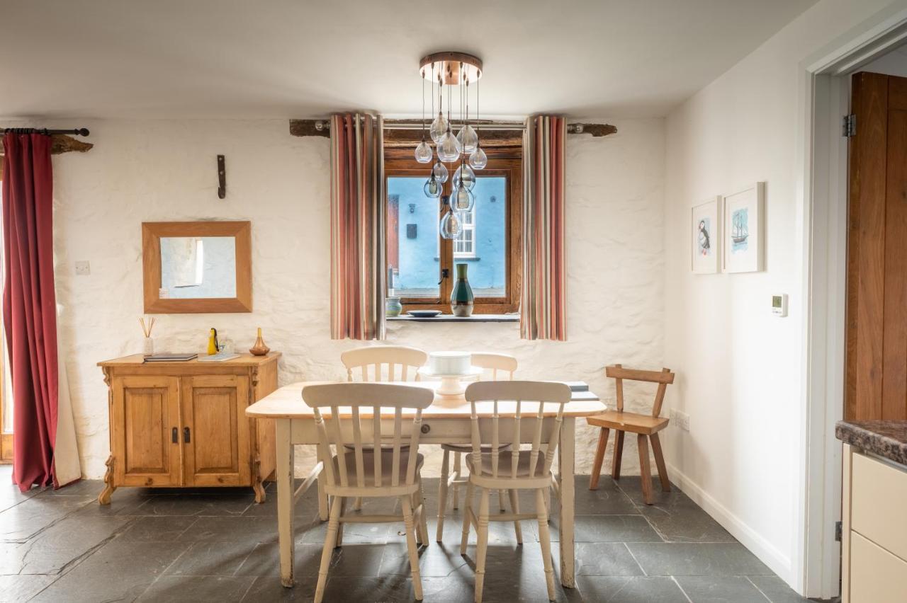 St Davids Hideaway With Roll-Top Bath & Log Burner エクステリア 写真